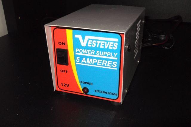 Fonte Estabilizada Power Supply Esteves 5A 12V. ) ou