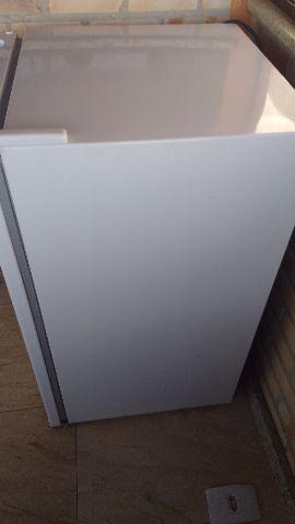 Frigobar 120 litros Eletrolux