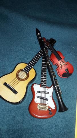 Miniaturas de instrumentos musicais