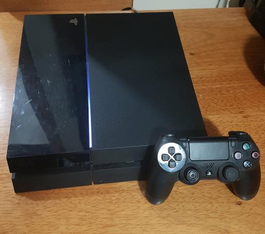 PlayStation 4 +3 Jogos