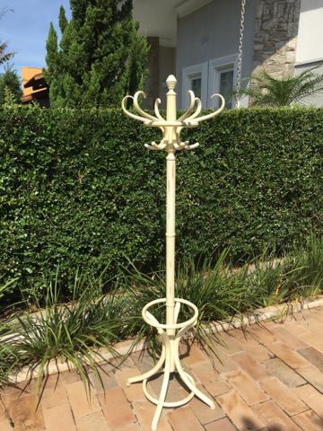 Porta casaco cabideiro de chão