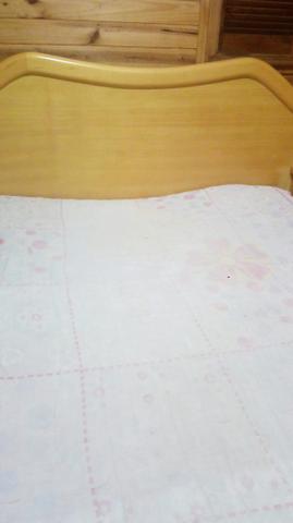 Vende-se uma linda cama