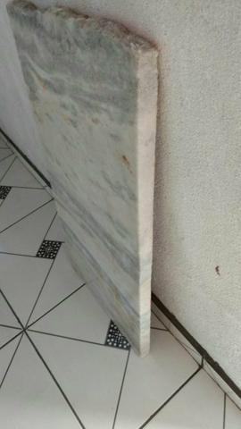 Vendo uma pedra de marmore