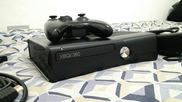Xbox 360 Slim DESTRAVADO (Ltu, jogar online) Semi-novo + 1