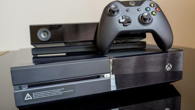 Xbox One na caixa com Kinect