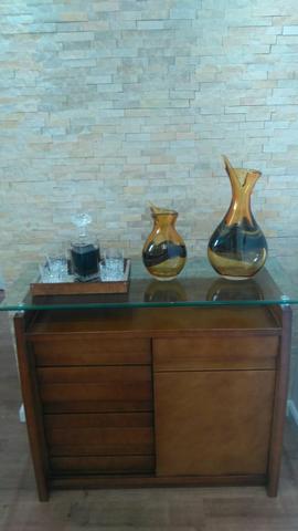 Buffet com tampa de vidro 3 gavetas e porta de correr