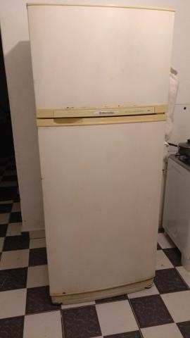 Electrolux Refrigerador Frost Free & Flush Back