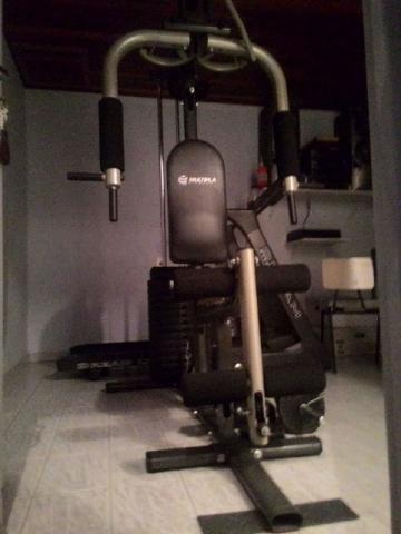 Estação de musculação studio  impecável