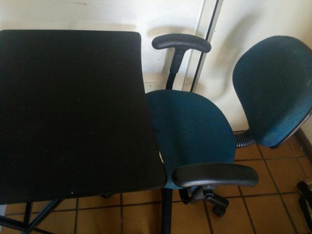 Mesa e cadeira de estudo