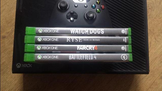 Xbox One 500 GB + kinect+ 4 jogos