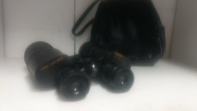 Binóculos semi-novo 20x50