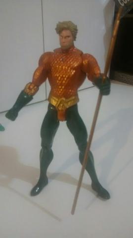 Boneco semi-articulado Aquaman