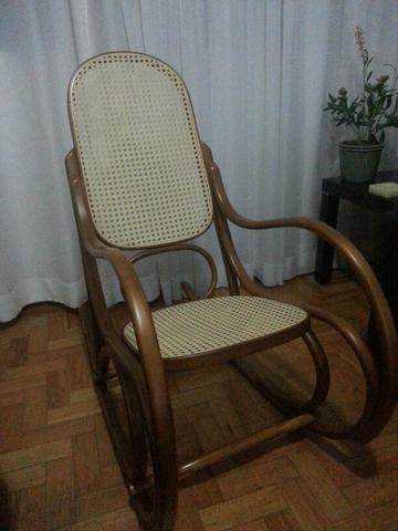 Cadeira de Balanço Austríaca