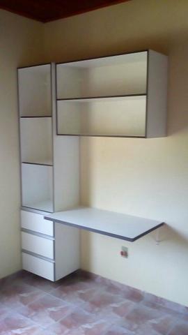 Escrivaninha e armários 100%em MDF