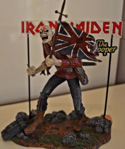 Iron Maiden- Boneco Eddie