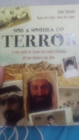 Livro 'Sob a sombra do terror'