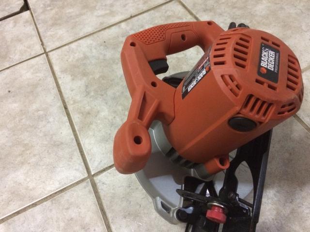 Serra circular Black &e Decker 220v