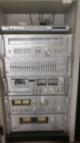 Som antigo funcionando tudo relíquia