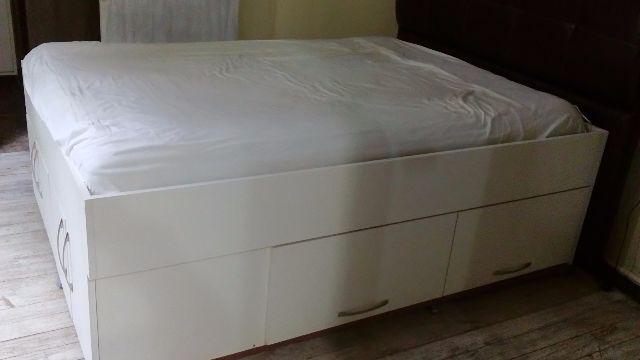 Cama com 4 gavetas + 4 portas ótimo estado