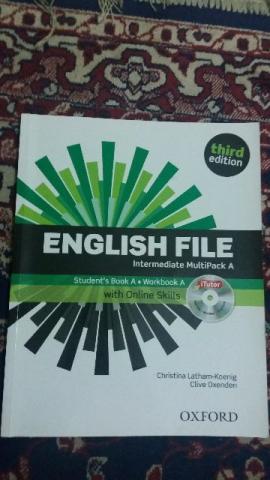 English File Intermediate - em perfeito estado