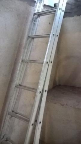 Escada 2x11