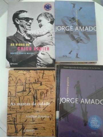 Livros de Jorge Amado, Chico Xavier e outros autores