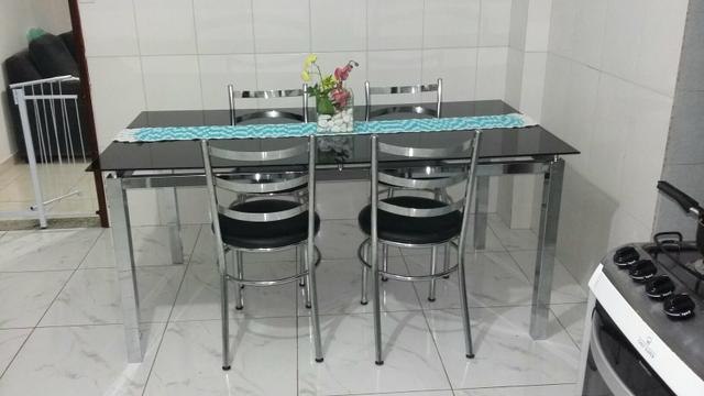 Mesa de inox com tampo de vidro fumê