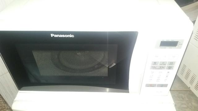 Microondas 25 litros Panasonic modelo novo