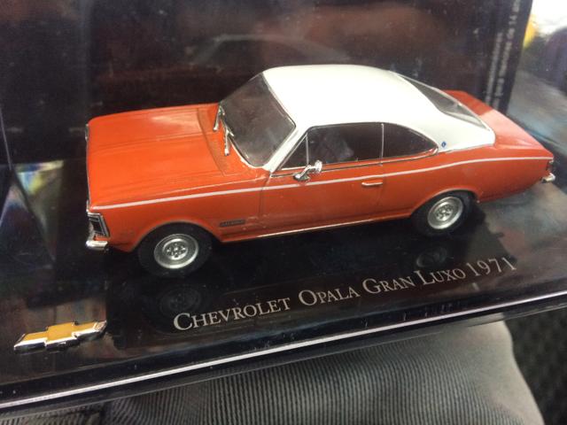 Miniatura Chevrolet opala gran luxo 