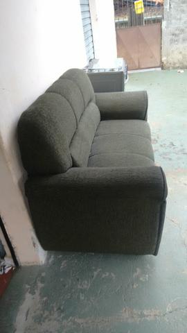 Sofá três lugares