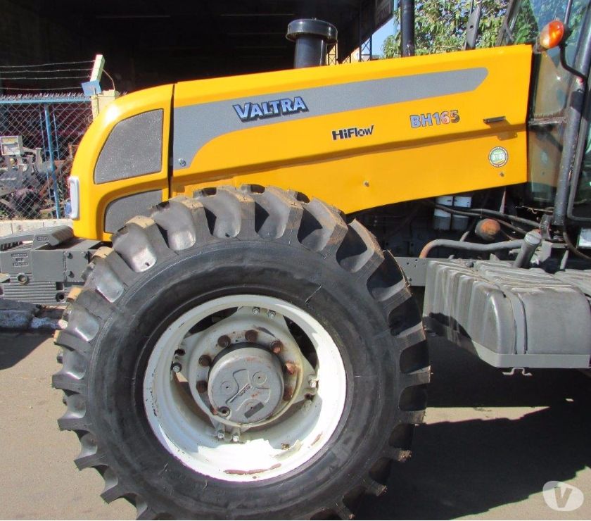 Valtra BHX4 Ano ,cabinado
