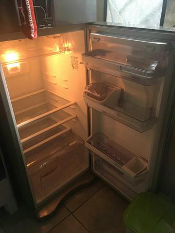 Vendo essa linda geladeira,pois comprei outra