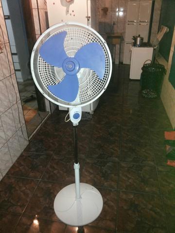 Ventilador ARNO 110vt funcionando.
