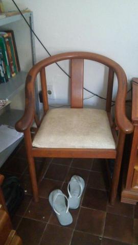 Cadeira colonial decorativa