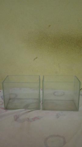 Dois aquario usadopara peixe betta ese e meno preso mesmo eo