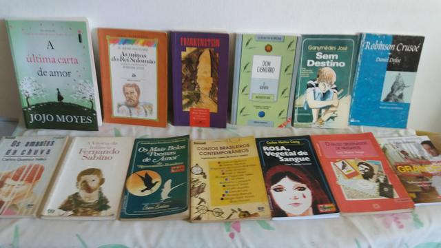 Livros de literatura infanto-juvenil e clássica