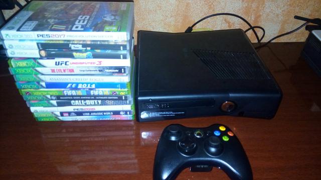 Xbox 360 Slim destravado (joga online)