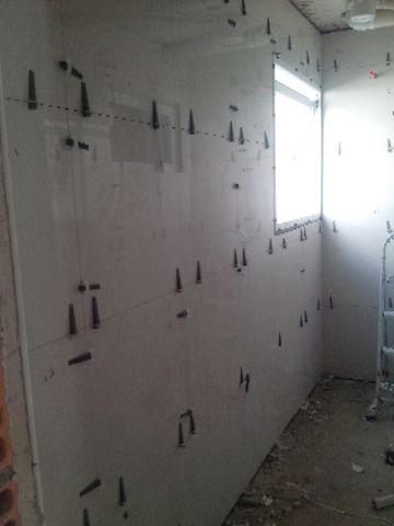 Colocação profissional de porcelanato