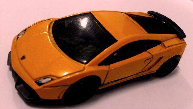 Miniatura Lamborghini 7cm comprimento
