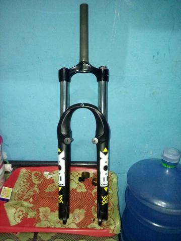 V ou T suspensão box hupi