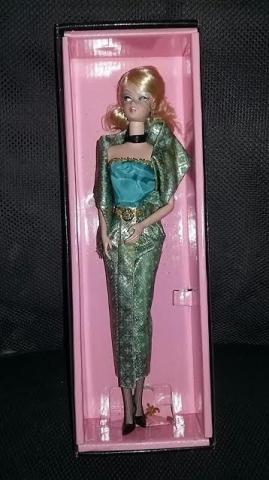 Boneca barbie 45 anos em porcelana e vinil