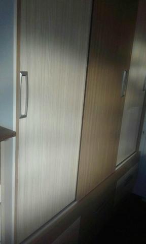 Guarda roupas porta de correr