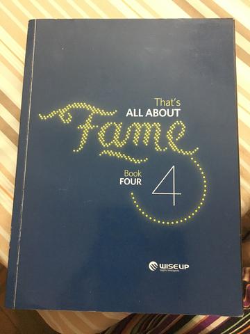Livro That's All About Fame Book 4