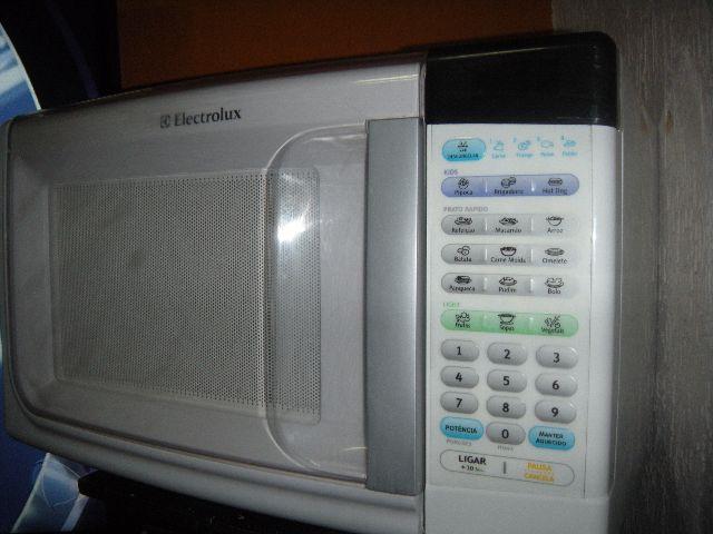 Microondas 31 litros Electrolux excelente estado