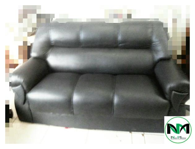 Promoção conj Sofa novo luxo de couro preto + puff 680