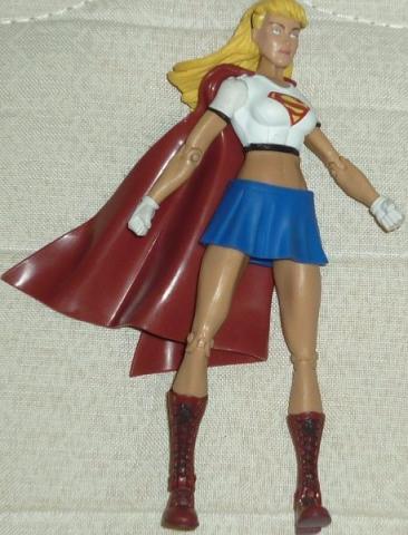 Supergirl - série DC Super Heroes usada