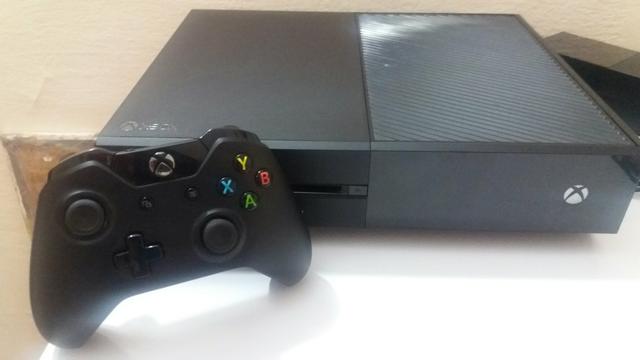 Xbox one Preto Fosco com 3 Jogos