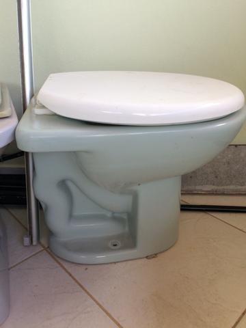 2 (Dois) aparelhos sanitário usados e em bom estado