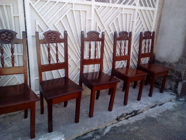 Cadeiras em Madeira de lei Morocatiaia