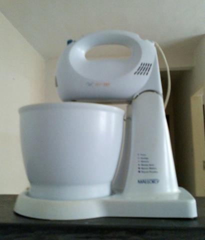 Oferta por tempo limitado batedeira pouquíssimo usada